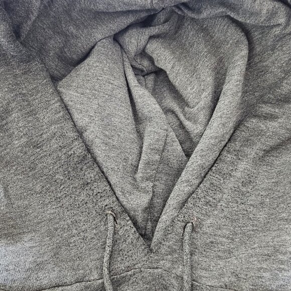 Men's Grey Aeropostale Pullover Long-sleeved Hoodie, L-XL - Picture 10 of 11
